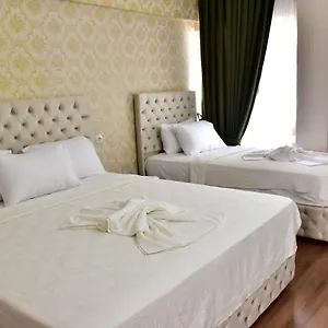  Отель Melles &